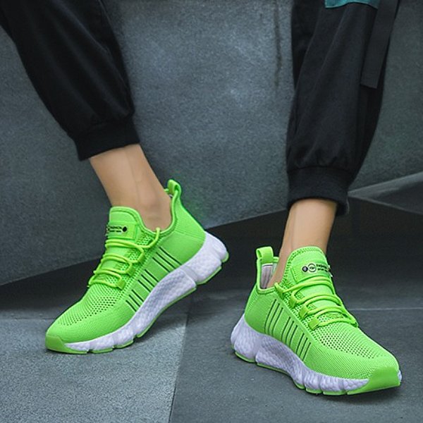 Comfortable Sneakers – Flexible Midsole & Orthopedic Insoles for All-Day Wear