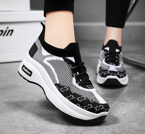 Laufschuhe Damen – Flyknit Sockensneaker mit dicker ergonomischer Sohle