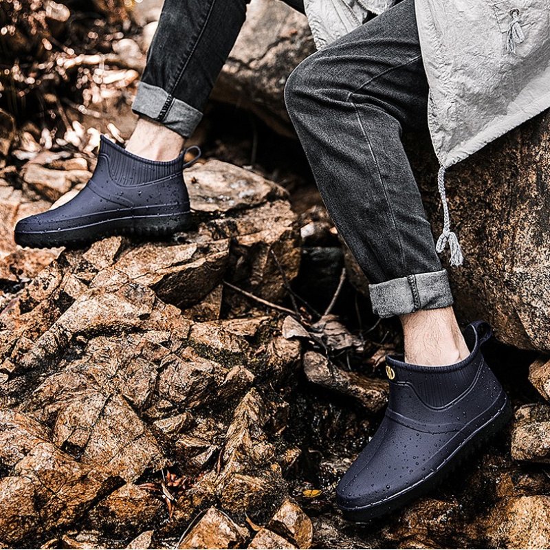 Waterproof Hiking Shoes – Cushioned Outdoor Footwear for Trekking Adventures