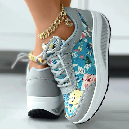 Luxe Plattform Sneaker Damen – Blumenmuster Sneaker für Freizeit und Alltag